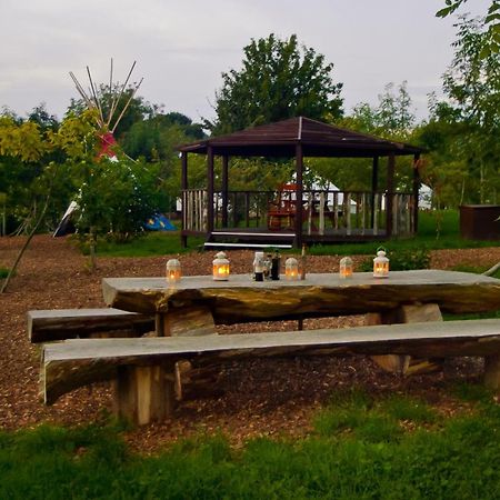 Plush Tents Yurt Village Τσίτσεστερ Εξωτερικό φωτογραφία