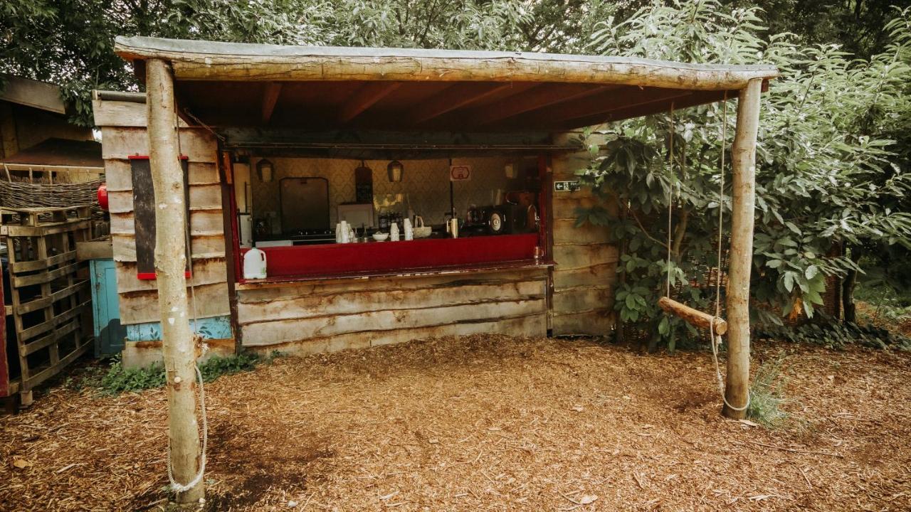 Plush Tents Yurt Village Τσίτσεστερ Εξωτερικό φωτογραφία