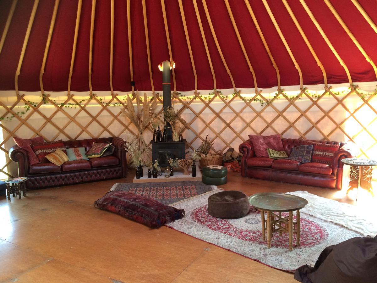 Plush Tents Yurt Village Τσίτσεστερ Εξωτερικό φωτογραφία