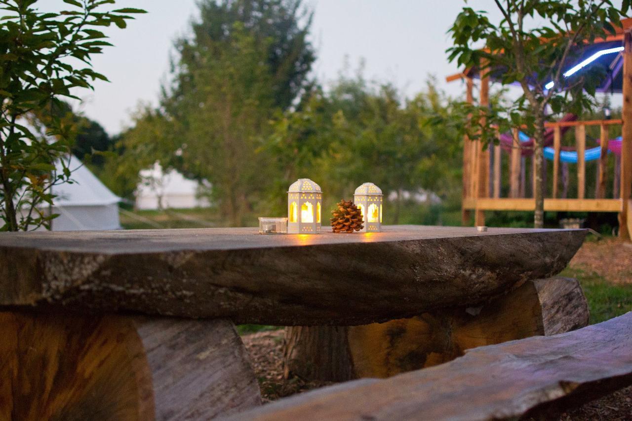 Plush Tents Yurt Village Τσίτσεστερ Εξωτερικό φωτογραφία