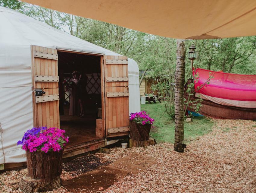 Plush Tents Yurt Village Τσίτσεστερ Εξωτερικό φωτογραφία
